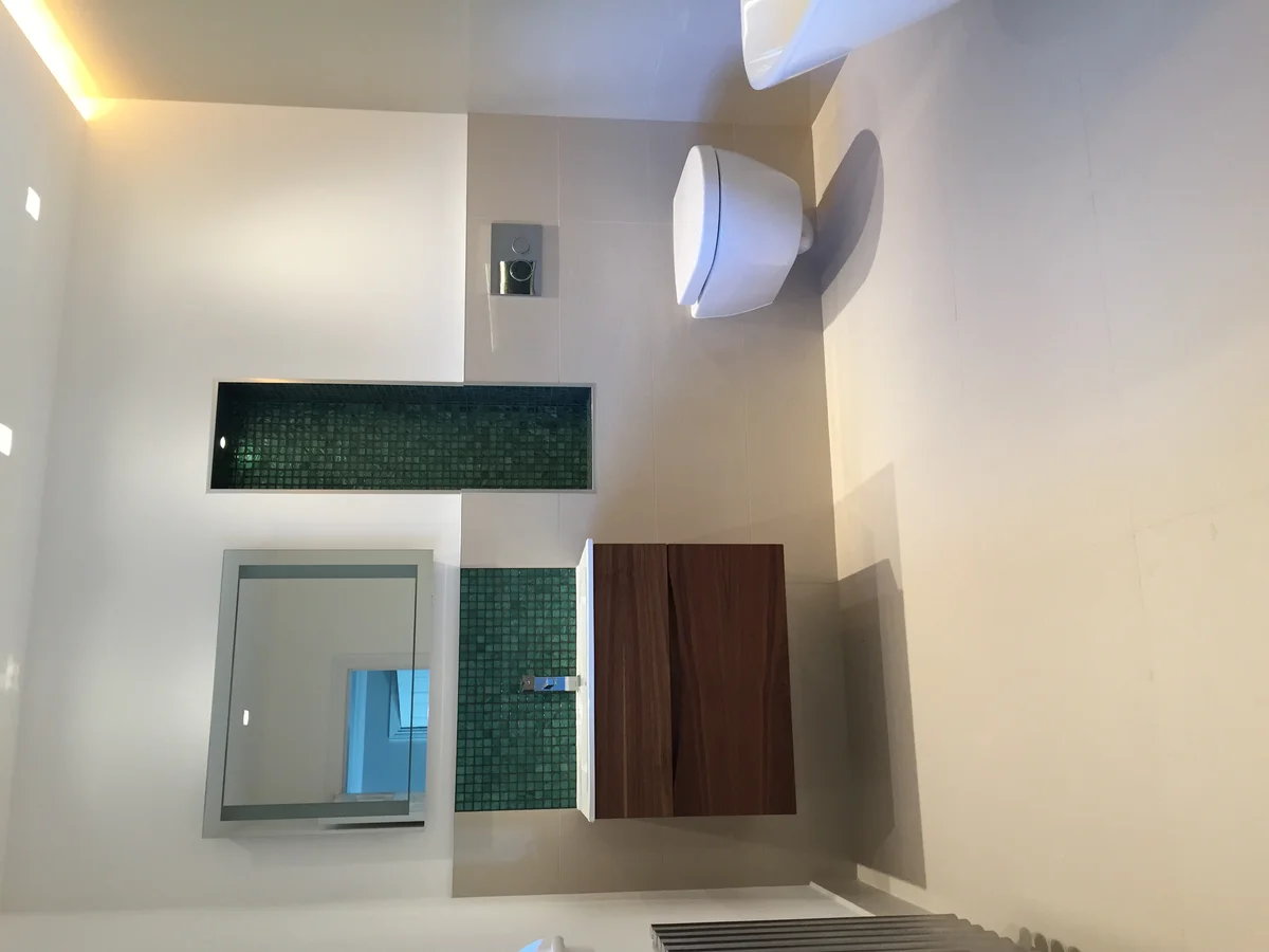 Bathroom 18