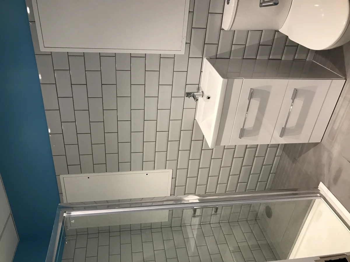 Bathroom 64