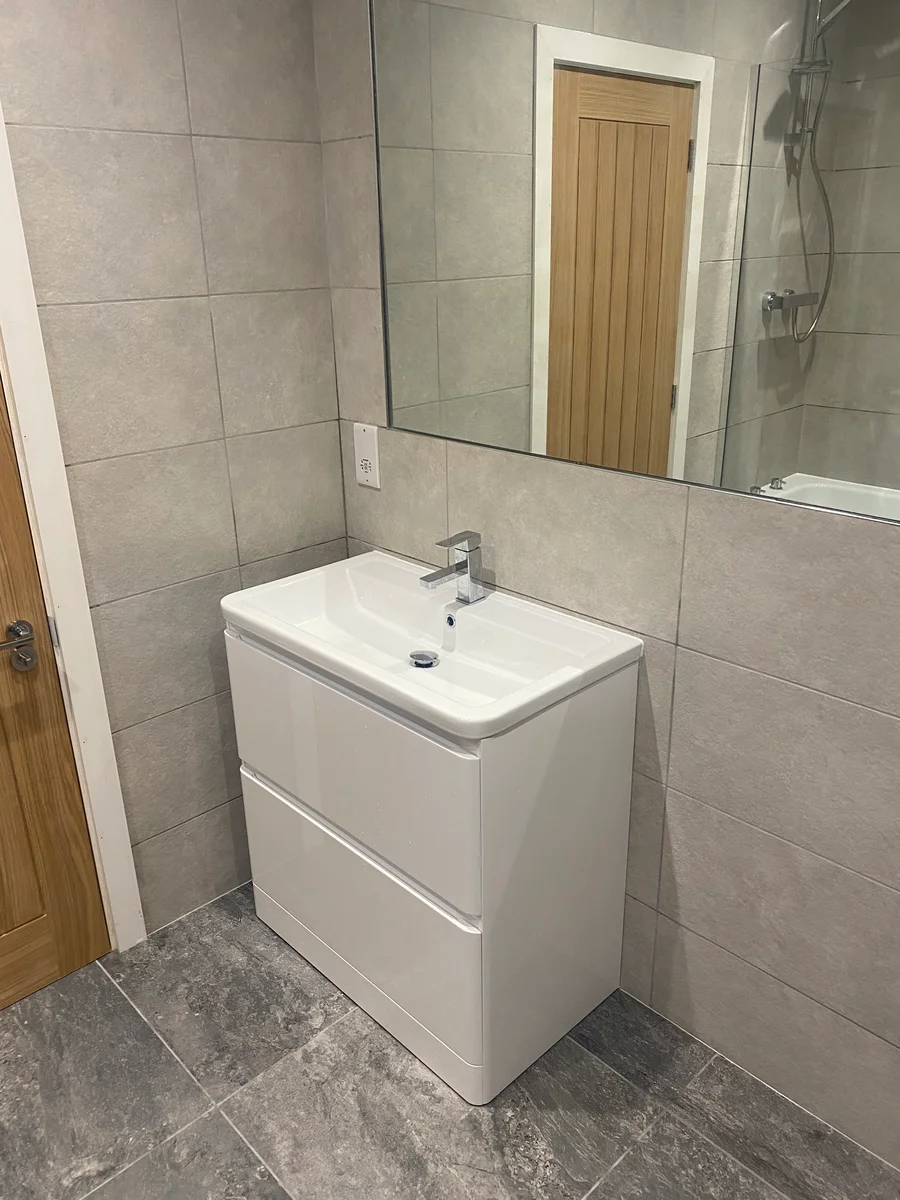 Bathroom 60