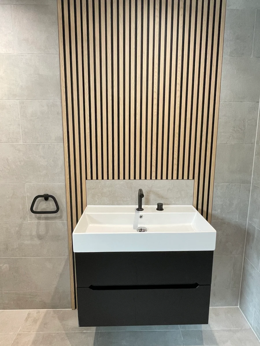 Bathroom 44