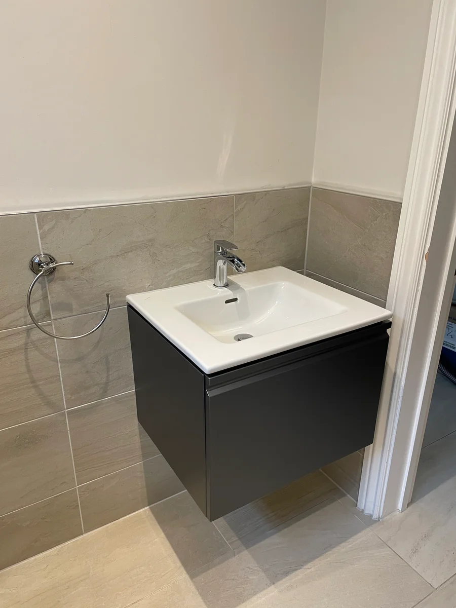 Bathroom 77